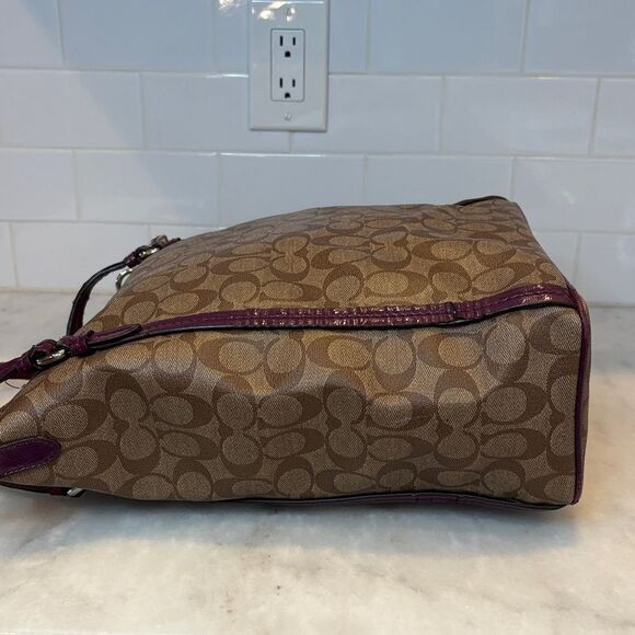 Coach Peyton Signature Coated Canvas Convertible Large Shoppers Tote - Picture 6 of 16